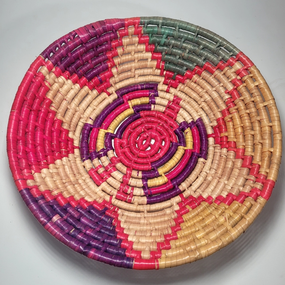 Vintage Hand Woven Straw Coil Basket Bowl Boho Star Pattern Artisan 12"D